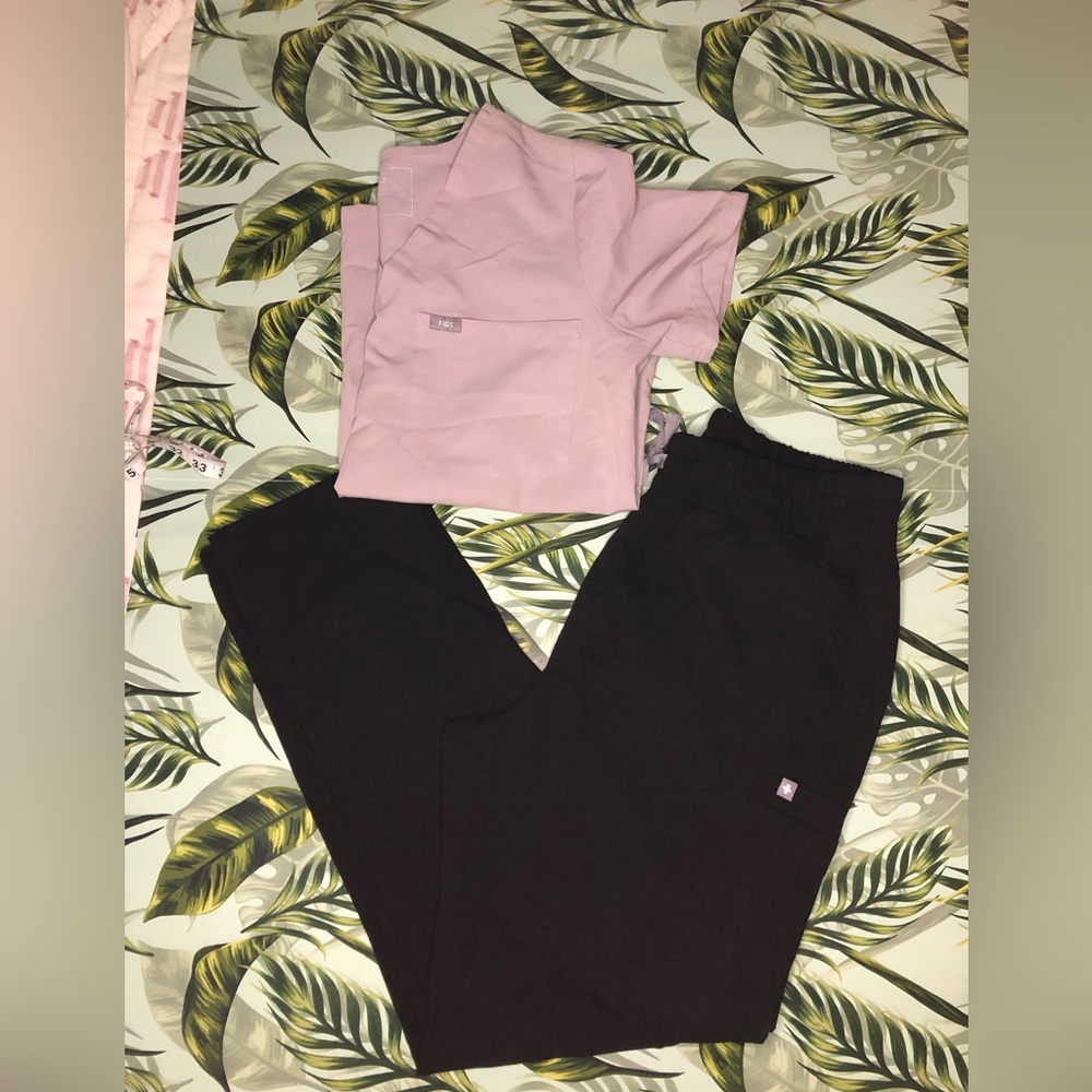 figs scrubs set